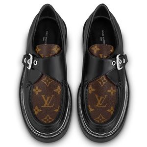 LOUIS VUITTON ACADEMY BUCKLE LOAFERS